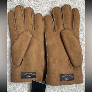Men’s UGG gloves